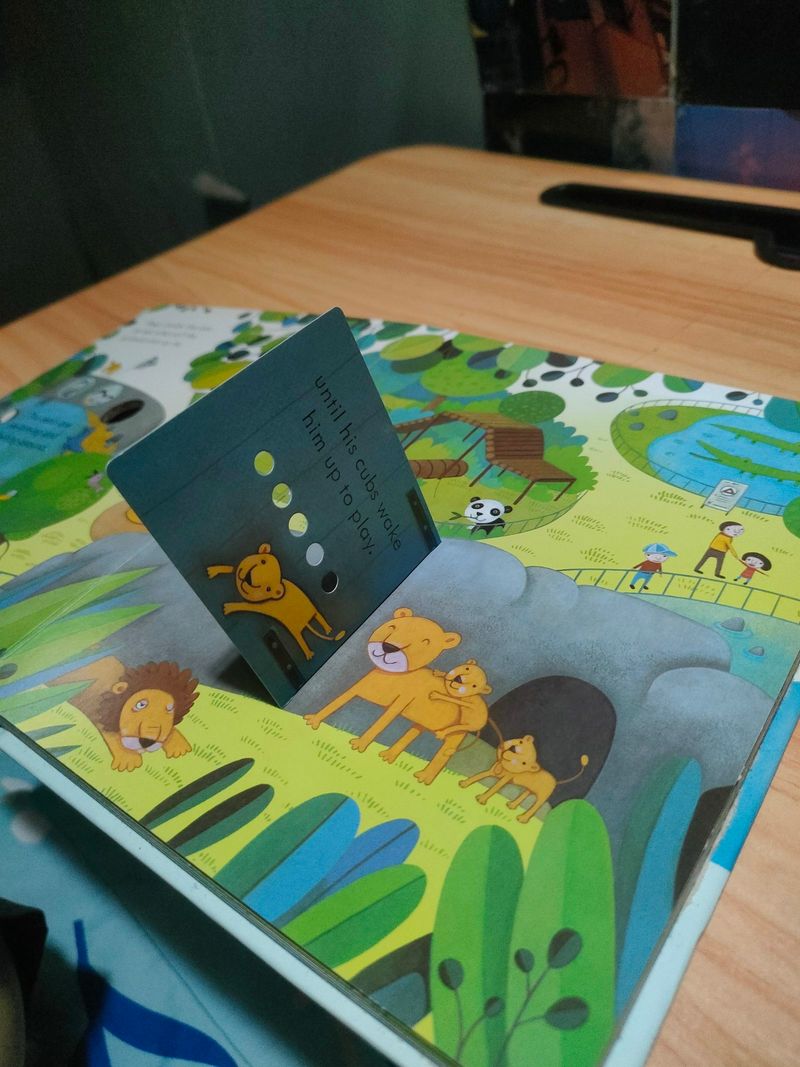 Peep book (buku anak interaktif), foto 2