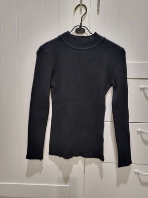 Helter Neck Knite