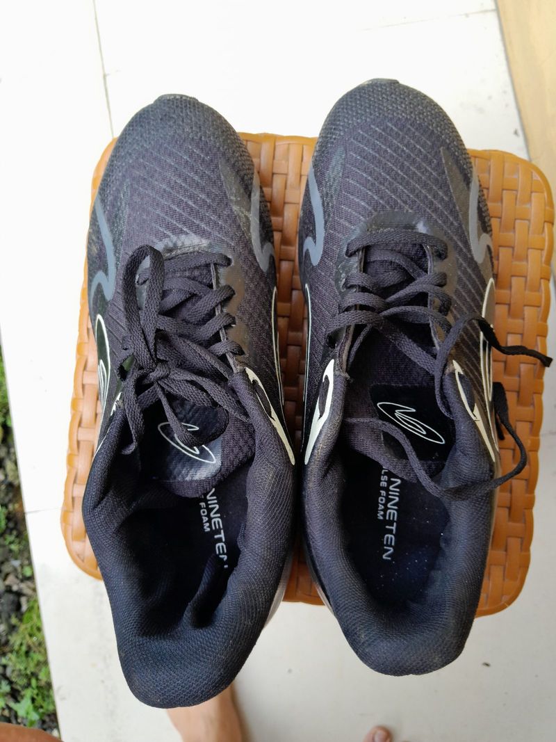 Sepatu running pria warna hitam, foto 7