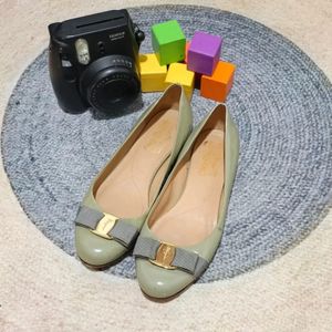 Salvatore Ferragamo Vara Bow Patent Pumps Sage Original