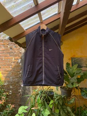 NIKE VEST ROMPI Y2K SPORT STYLE TAPPED