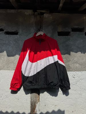 WINDBREAKER NIKE BIG SWOOSH