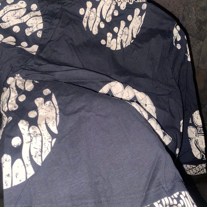 Preloved (Personal Used) Batik Hitam, foto 3