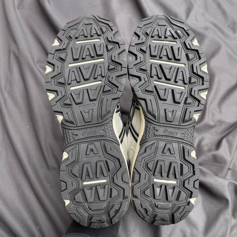Asics Gorpcore Casual Sneakers Pria white gray, foto 7