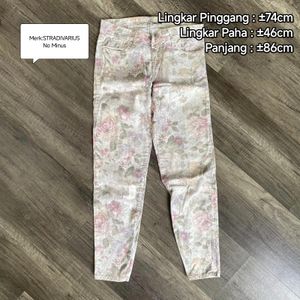 Preloved (Personal Used) Celana Panjang STRADIVARIUS Bunga