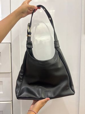 Shoulder bag hitam