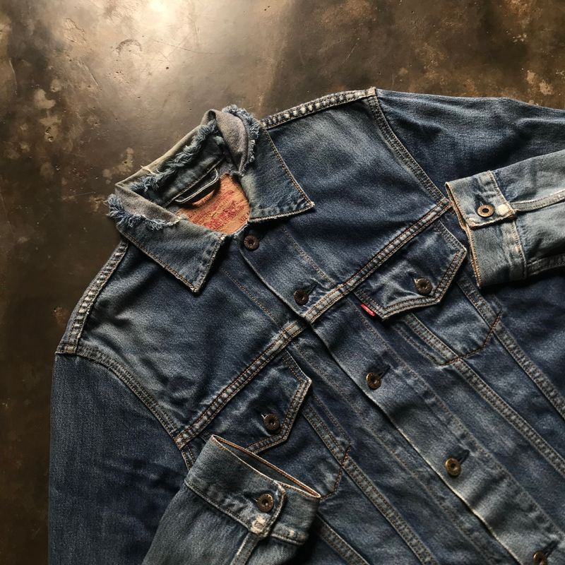 90s LEVIS TYPE III TRUCKER RIPPED VTG DENIM JACKET, foto 3