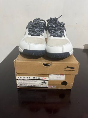 Sepatu Badminton Lining Ultra Speed