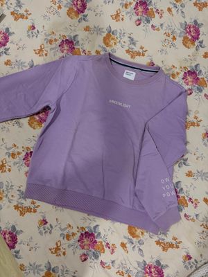 crewneck perempuan
