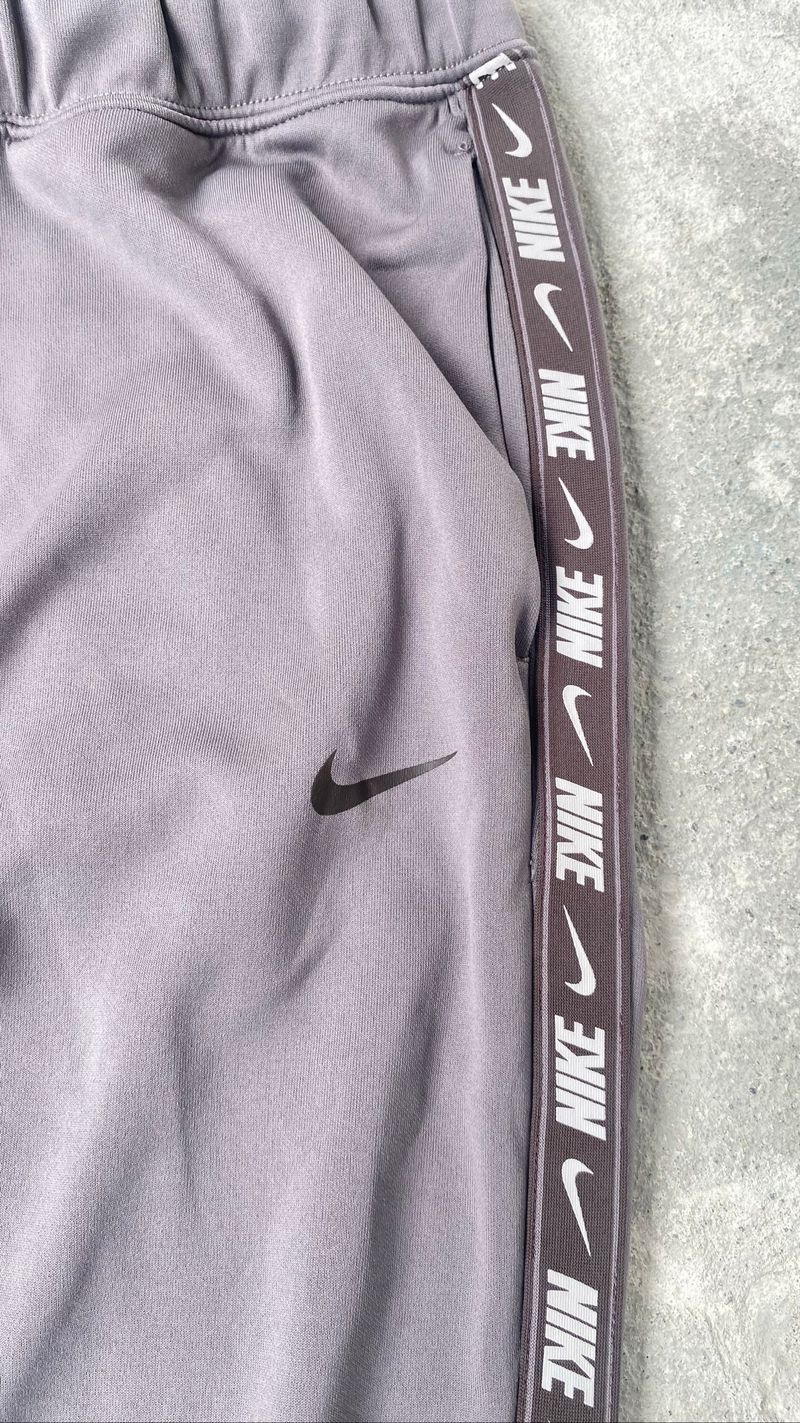 Nike Tapped, foto 2