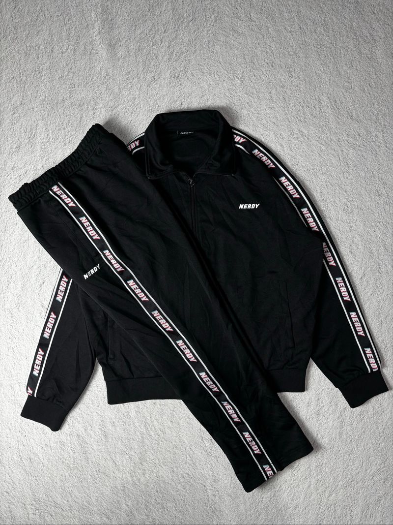 One Set Tracksuit Nerdy Tapped Black, foto 3