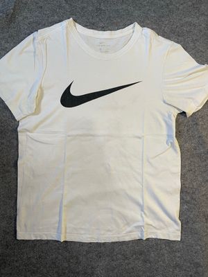 T Shirt Nike Swoosh