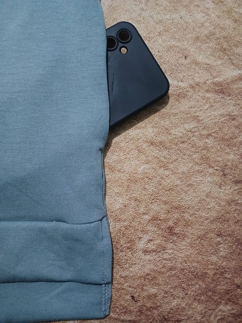 GU BY UNIQLO HOODIE PENDEK SECOND THRIFT, foto 3