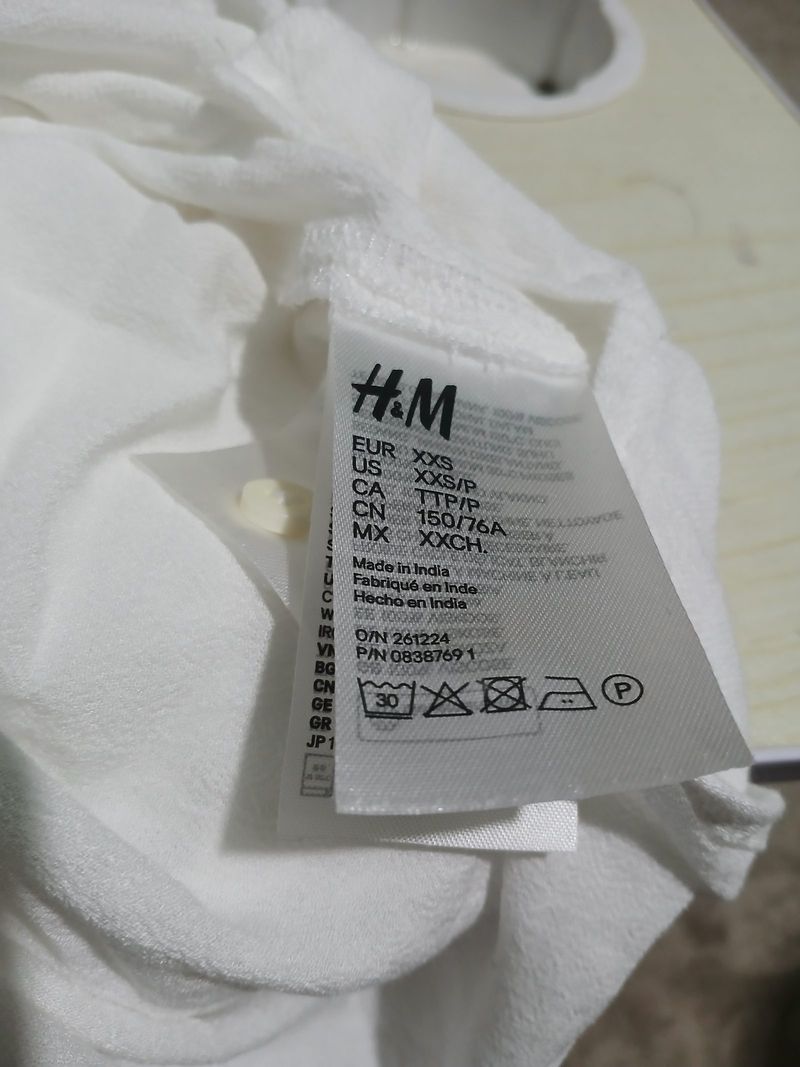 H&M White Semi Crop Batwing Shirt | Kemeja Putih Basic Loose, foto 5