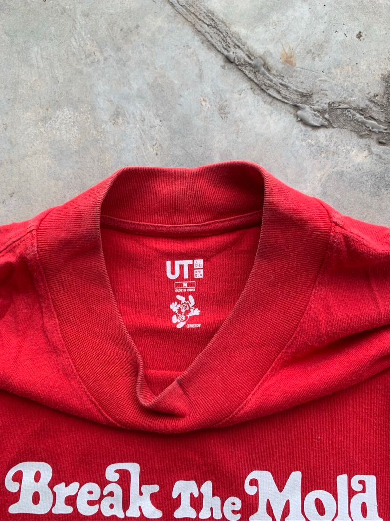 Uniqlo Gu x Break The Mold Red Tee, foto 4