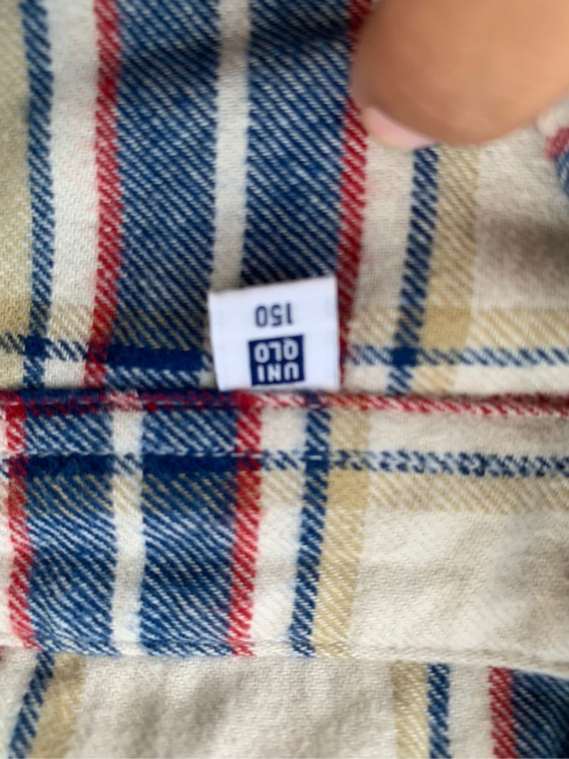 Kemeja Uniqlo, foto 2