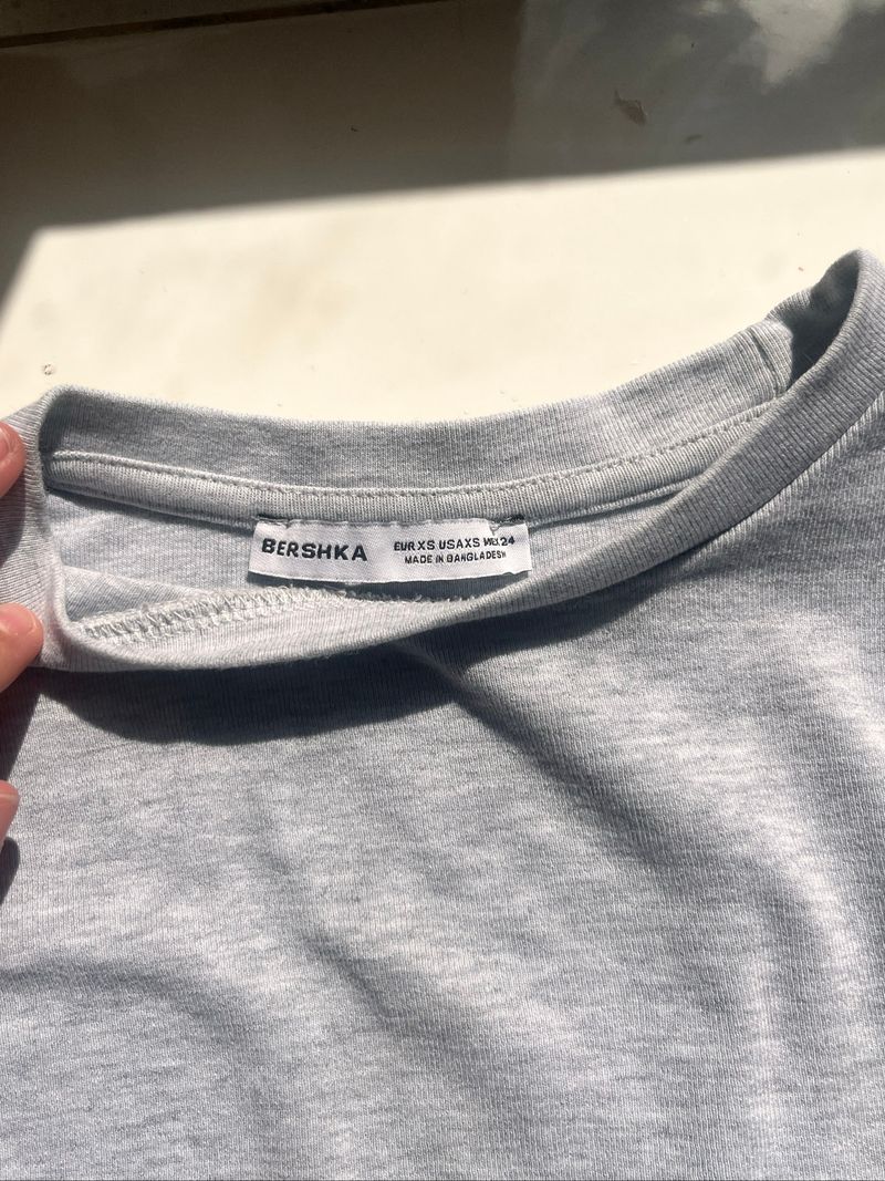 bershka gray slim t shirt .𖥔 ݁ ˖, foto 2