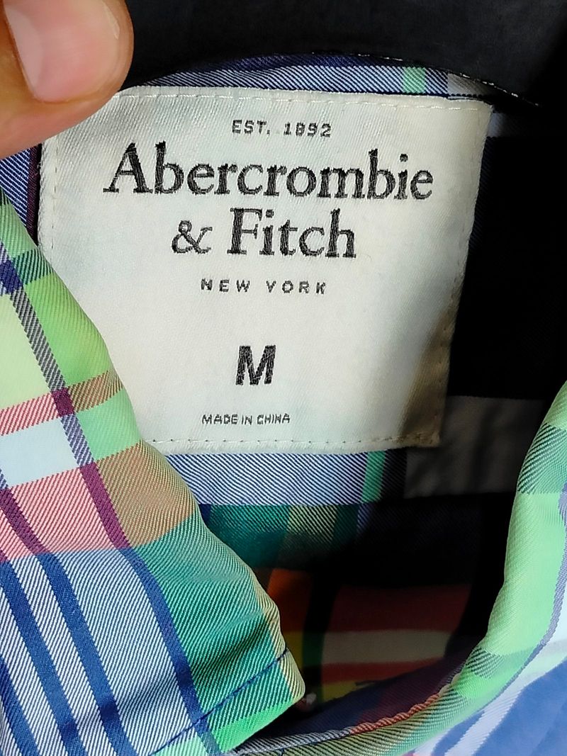 kemeja pria SIZE M A&F lengan pendek branded, foto 5