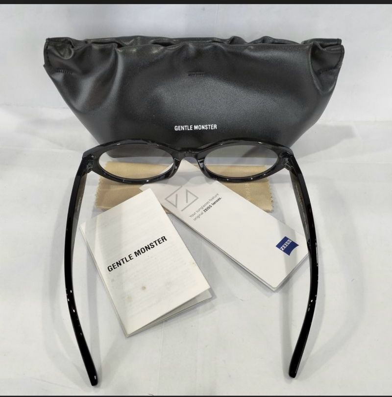 Maison margiela x gentle monster, foto 2