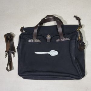 FILSON RUGGED TWILL ORIGINAL BRIEFCASE
MADE IN USA