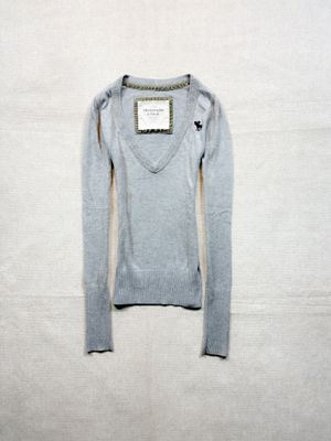 2000s abercrombie hanley v-neck sleeves