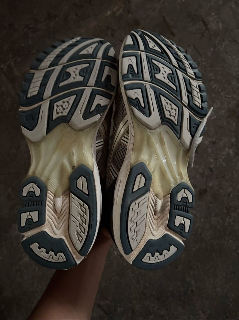Asics Gel Kayano 14, foto 4