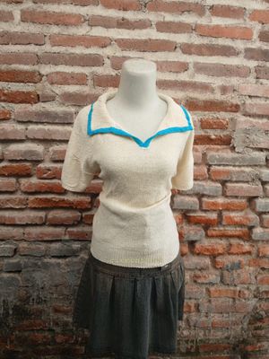 t-shirt blue and yellow combination