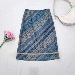 Vowel Rok Lilit Floral Biru Velvet Feel Lace Cottagecore Mor