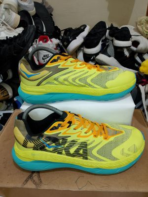 Sepatu Hoka trail Runner outdoor