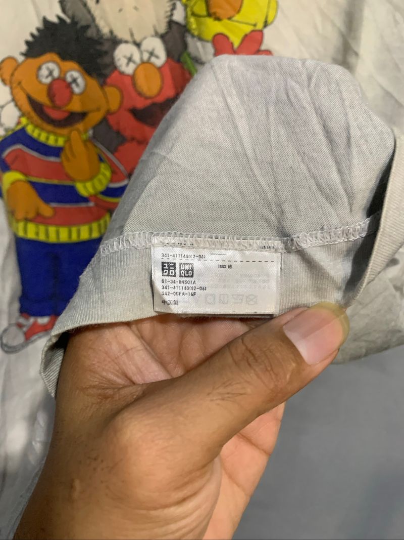 T-Shirt Uniqlo KAWS, foto 5
