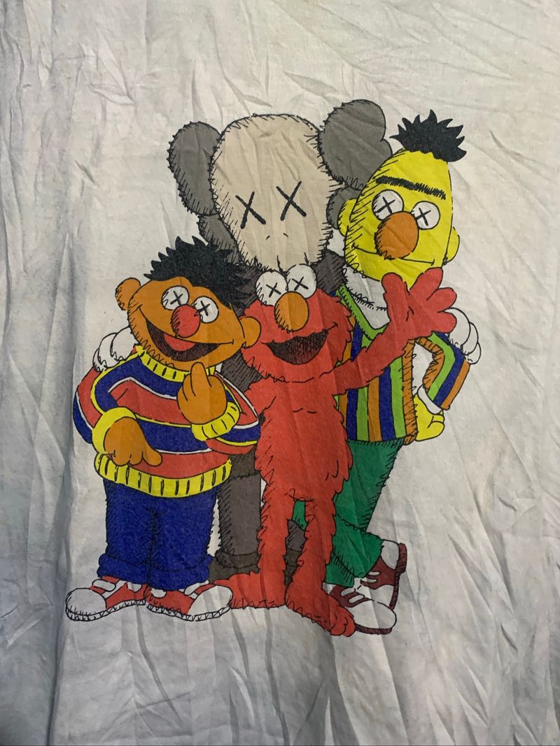 T-Shirt Uniqlo KAWS, foto 4