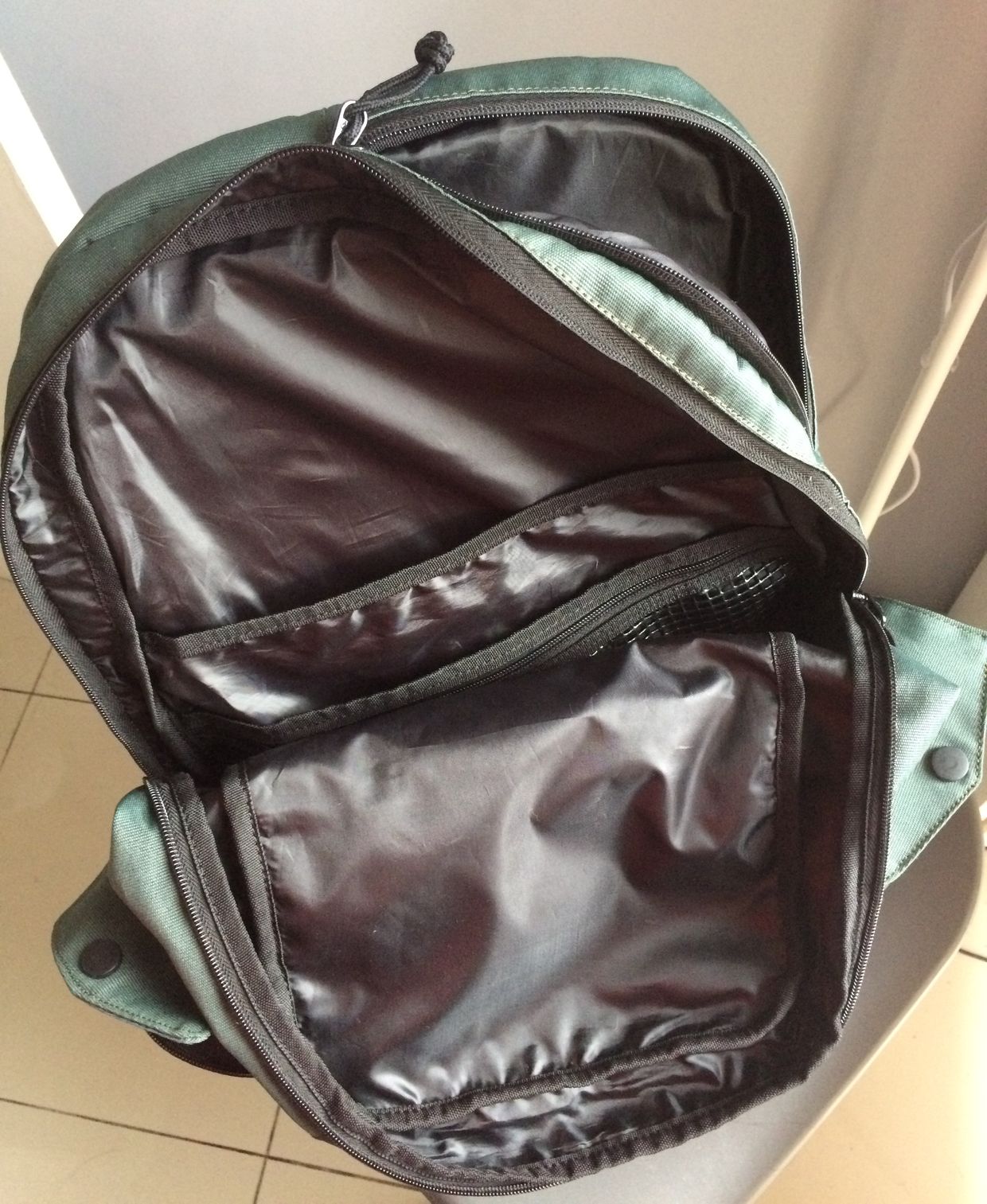 Tas Ransel Backpack UNTCKD Sale Lepas, foto 3