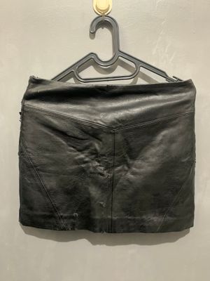 Skirt Kulit H&M hitam