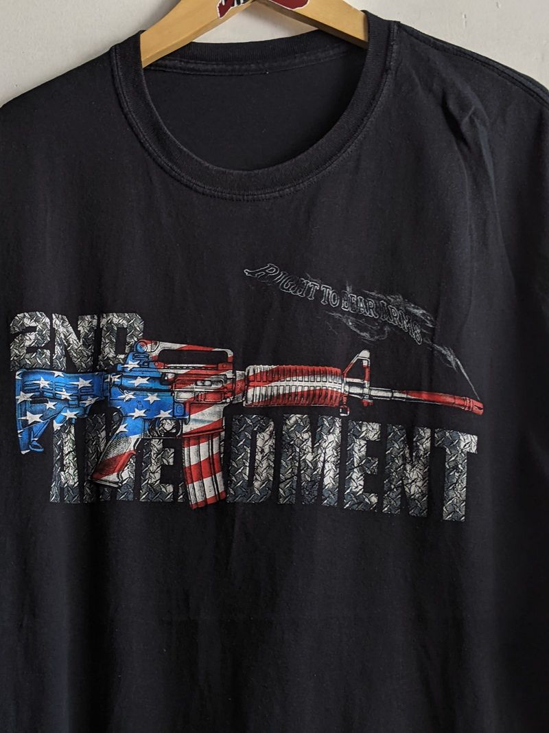 2nd Amendment "Right To Bear Arms, USA Flag Riffle" Army Tee, foto 4