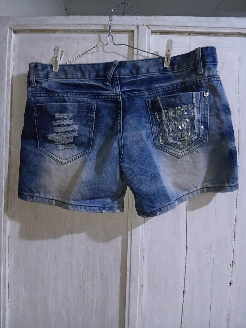 Pre Loved Celana Pendek Wanita, foto 2