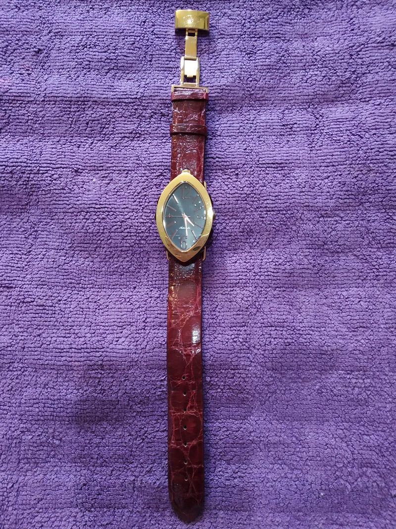 Authentic ori Valentino watch in Red leather, foto 2