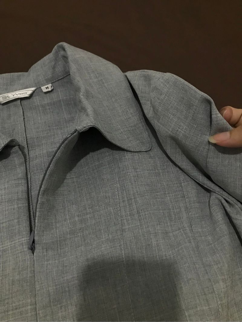 grey blouse, foto 2