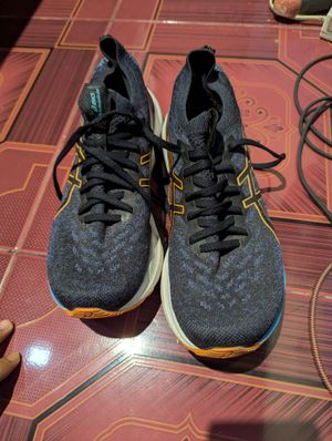 Sepatu Running 
Asics Gel-nimbus 24
