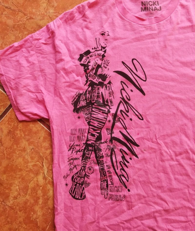 Kaos Nicki Minaj Official, foto 2