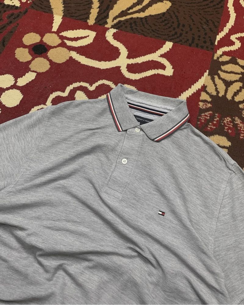Item(s): TMY HLFGR POLOSHIRT, foto 2