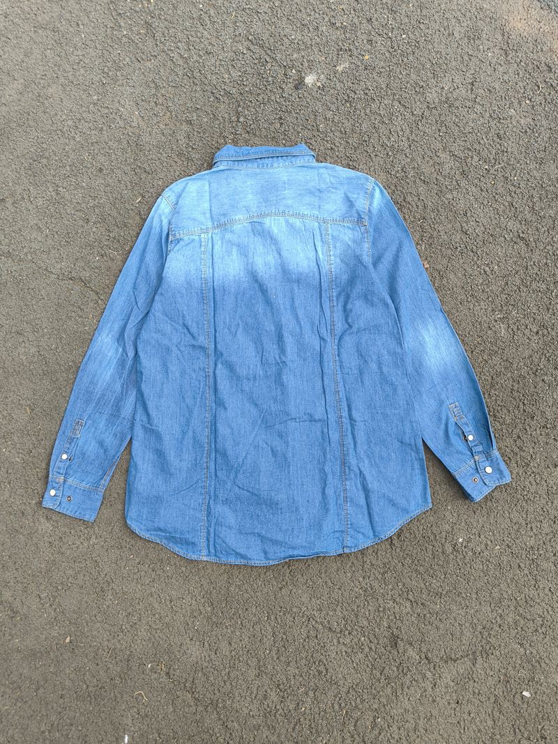 Casual Light Blue Denim Button Up Shirt with Pockets, foto 2