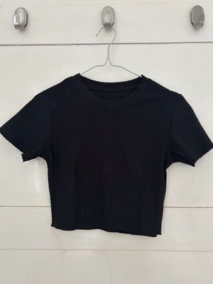Crop Top Hitam Ribbed