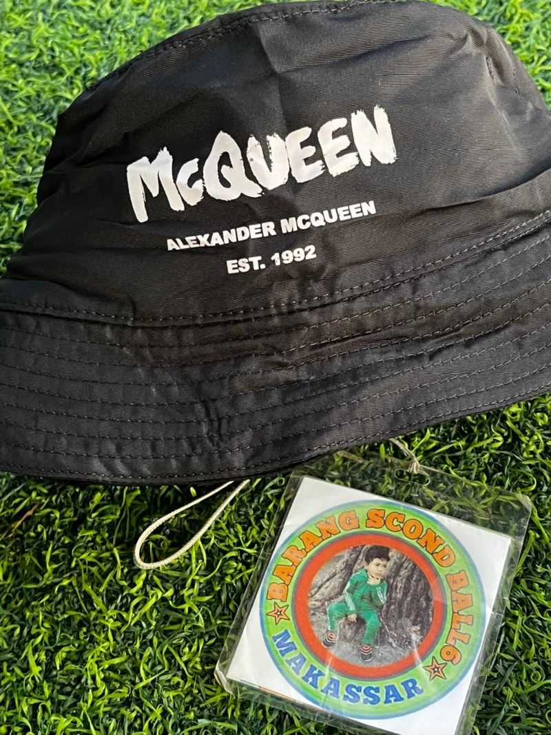 Alexander mcQueen black Panama hat with contrcst mcQueen gra, foto 4