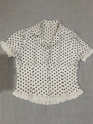 Aesthete polkadot shirt