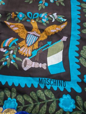 moschino scarf motif burung
