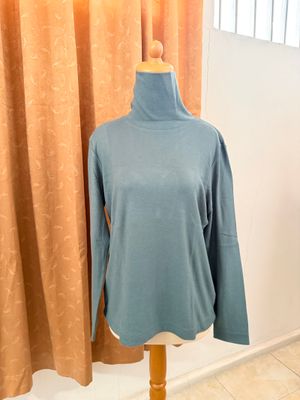 Knit top uniqlo