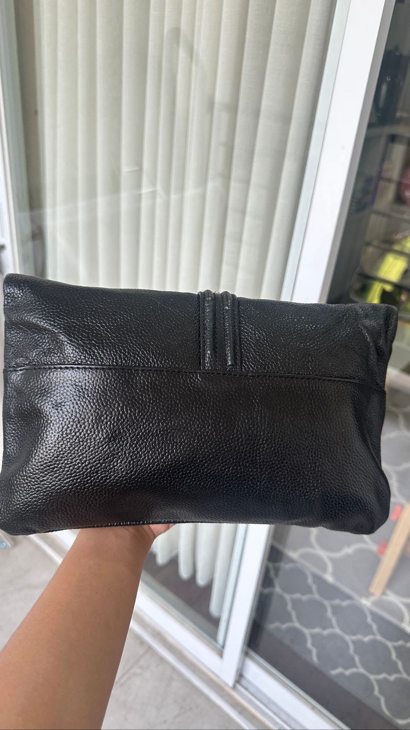 Clucth Givency, foto 2