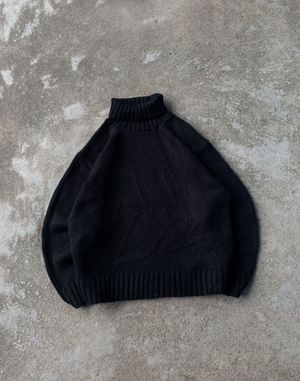 GU BLACK TURTLENECK SWEATER