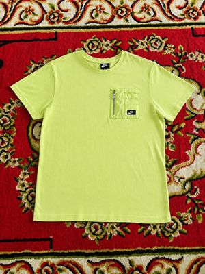 Nike sportwear pocket tee