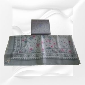 Hijab zaryta scarf